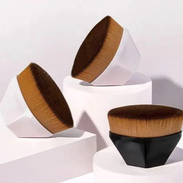 UB™ Magic Foundation Brush